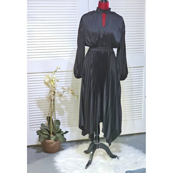 Petal & Pup Black Asymmetrical Dress - Picture 2 of 12